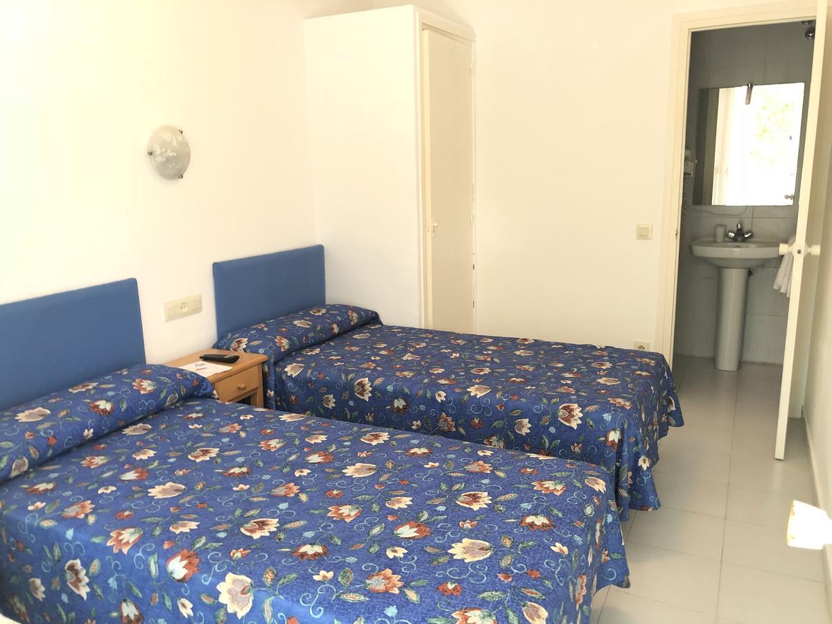 Hostal Univers Калея Екстериор снимка