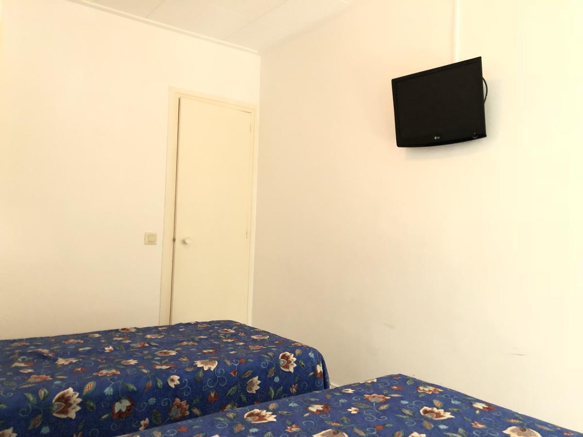 Hostal Univers Калея Екстериор снимка