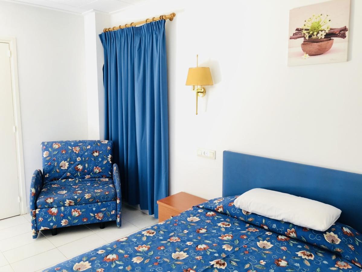 Hostal Univers Калея Екстериор снимка