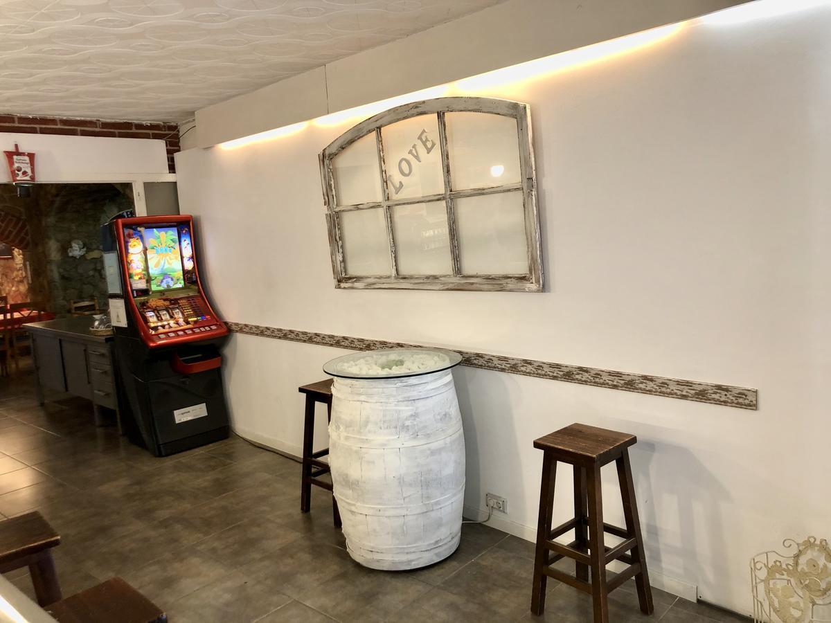 Hostal Univers Калея Екстериор снимка
